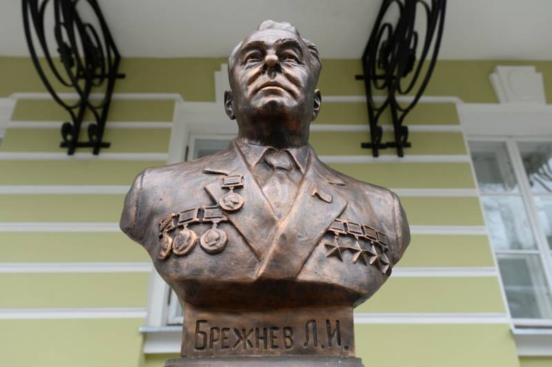 Почему эпоха правления Леонида Брежнева была самой положительной для людей