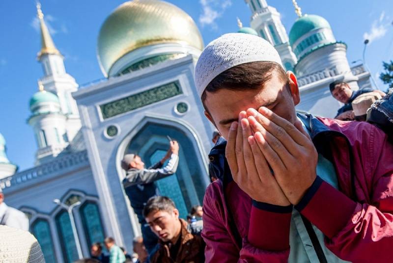 Праздник Ураза-байрам, который отметят в Башкирии 13 мая 2021 года, объявлен выходным днём Праздник Ураза-байрам, который отметят в Башкирии 13 мая 2021 года, объявлен выходным днём