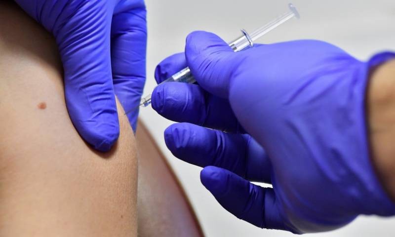 Объявит ли Кремль обязательную вакцинацию от коронавируса в России