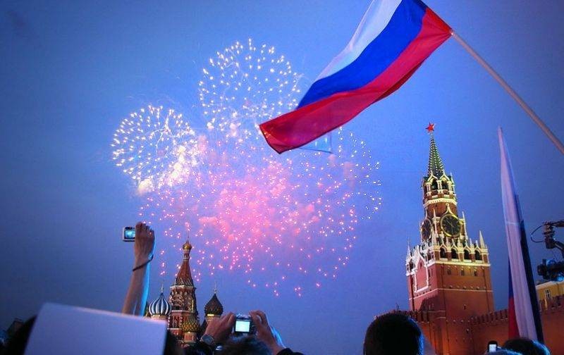 В июне 2021 года у россиян будет на один выходной больше