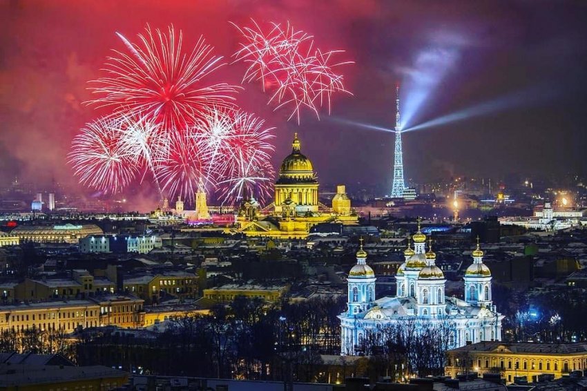 Салют и концерт на Дворцовой в День города СПБ в 2021 году: какой будет праздничная программа на 22-30 мая
