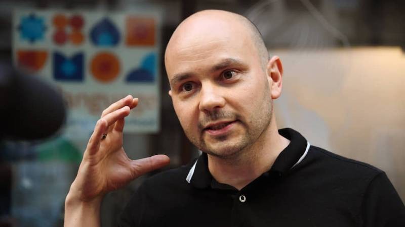 Почему арестовали бывшего депутата Дмитрия Гудкова и проводят у него обыски