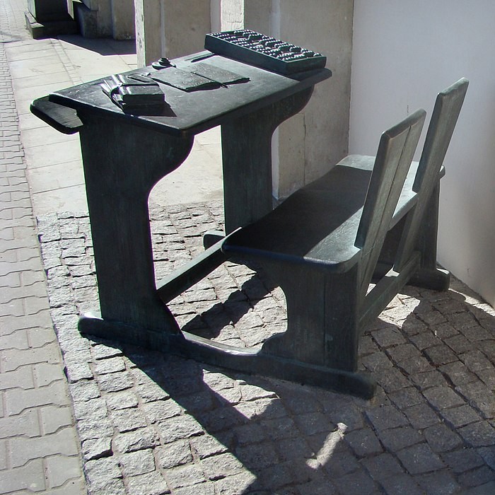 В чём особенность наклонной парты Эрисмана