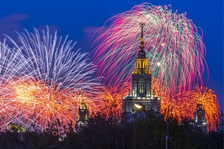 Прямая трансляция салюта в Москве в День России 12 июня 2021 года