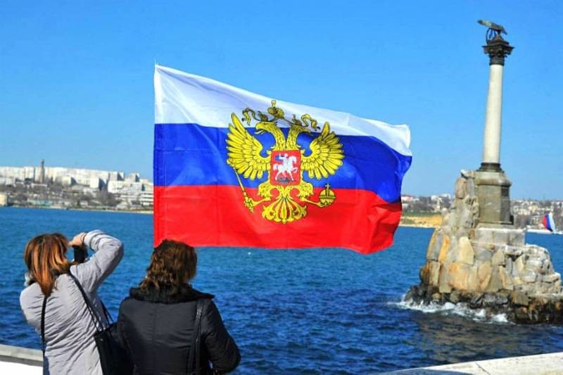 Украина попыталась обязать крымчан платить налоги