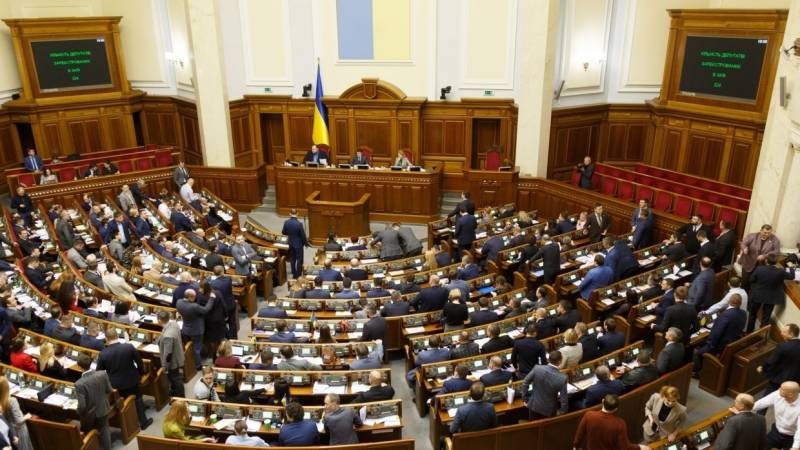 Украина попыталась обязать крымчан платить налоги