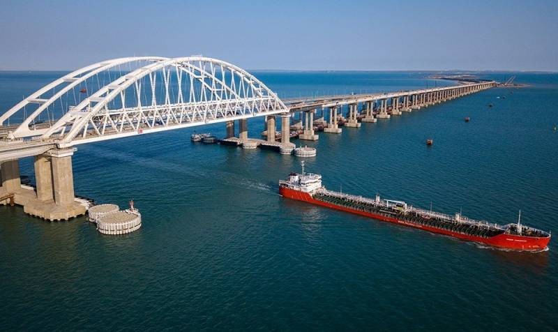 Украина попыталась обязать крымчан платить налоги