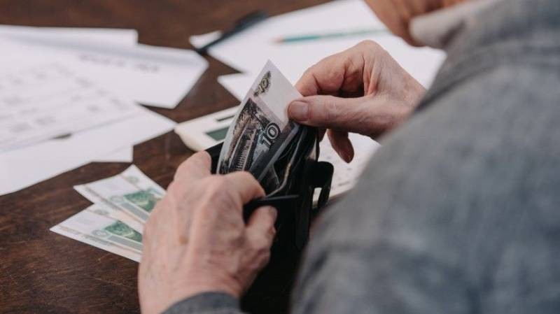 Как будут начисляться выплаты работающим пенсионерам в июле 2021 года