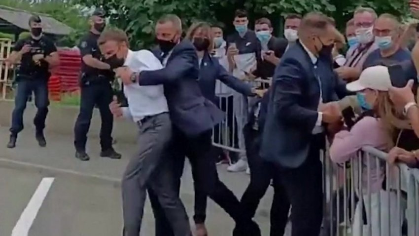 «Монжуа Сен-Дени!»: президент Франции Эммануэль Макрон получил пощечину во время встречи с людьми