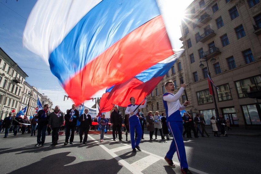 Где можно погулять в Москве с семьей и друзьями на День России, 12 июня 2021 года