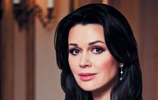 Стало известно, что в дом Заворотнюк не пускают ее подруг