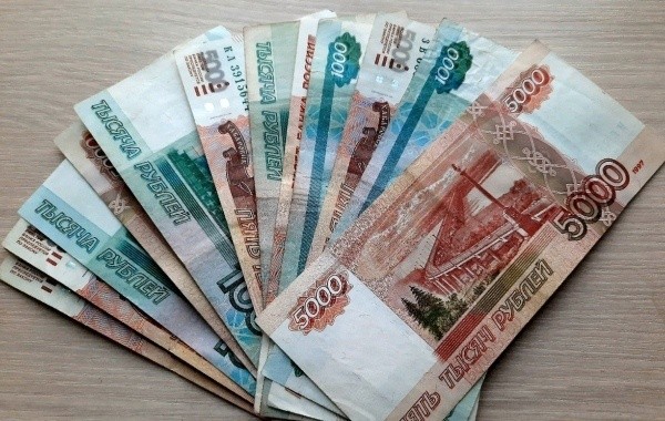 Пенсионеры надеются на новые разовые выплаты по 15000 рублей