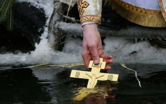 Воду на Крещение в 2022 году можно будет набирать с ночи 18 января по обед 19 января