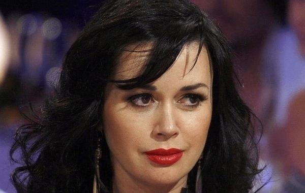 Состояние Анастасии Заворотнюк остается прежним