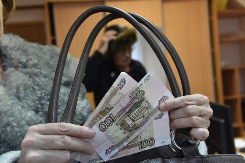 Некоторые пожилые россияне в мае получат прибавку к пенсии