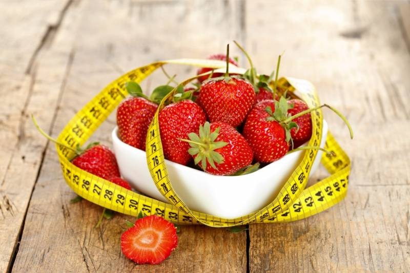 Худеем вкусно: как клубника помогает похудеть к летнему отпуску