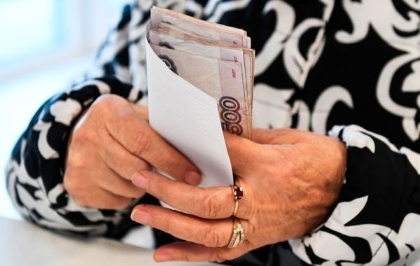 В Госдуме предложили повысить пенсии работающим пенсионерам с 1 июля