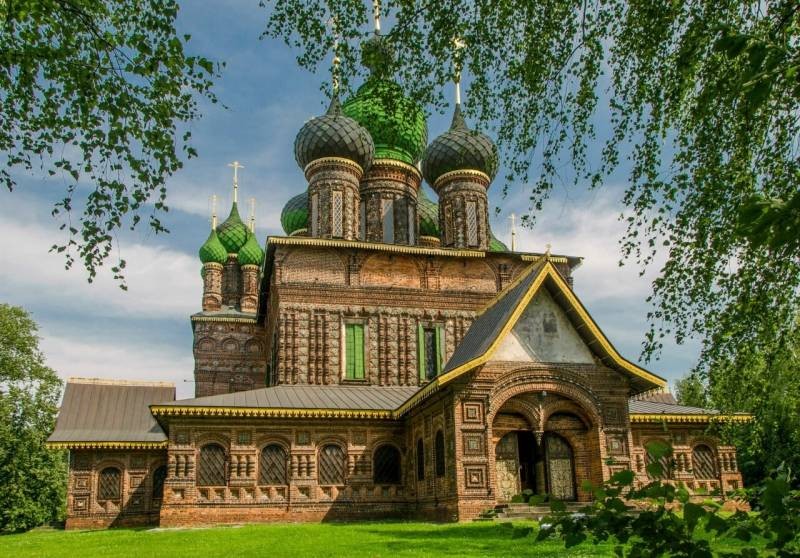Как православные могут впустить в дом благодать в Духов день