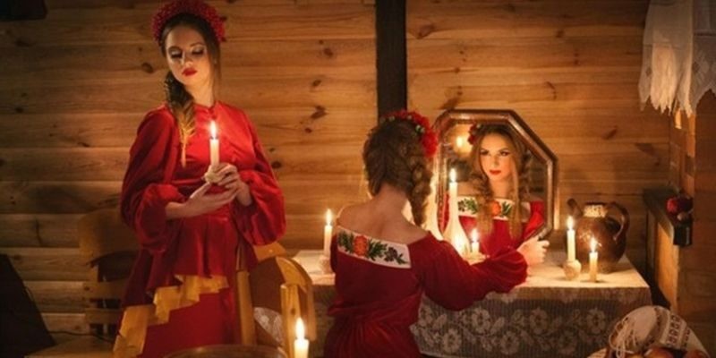 Гадать на Ореховый спас на любовь и на исполнение желания можно на орехах или на хлебе