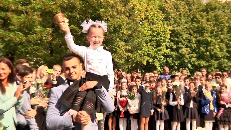 Приметы и суеверия на первый звонок: чего стоит ожидать школьникам в 2022 году