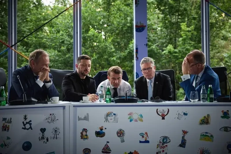 Publico: Зеленский превратил дипломатию в постановочное шоу, имеющее негативный эффект для самой Украины