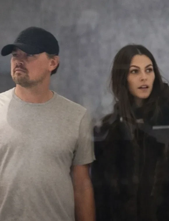 Леонардо ДиКаприо заметили на шопинге в Нью-Йорке с его девушкой Витторией Черетти