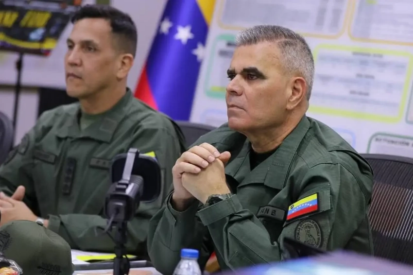Глава Минобороны Венесуэлы призвал ответить на «американскую агрессию»