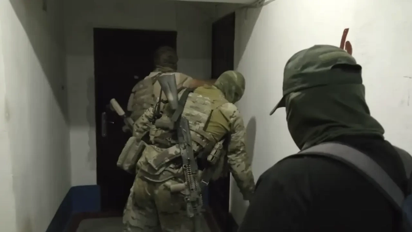 ФСБ задержала подростков-поджигателей в Москве и Чувашии