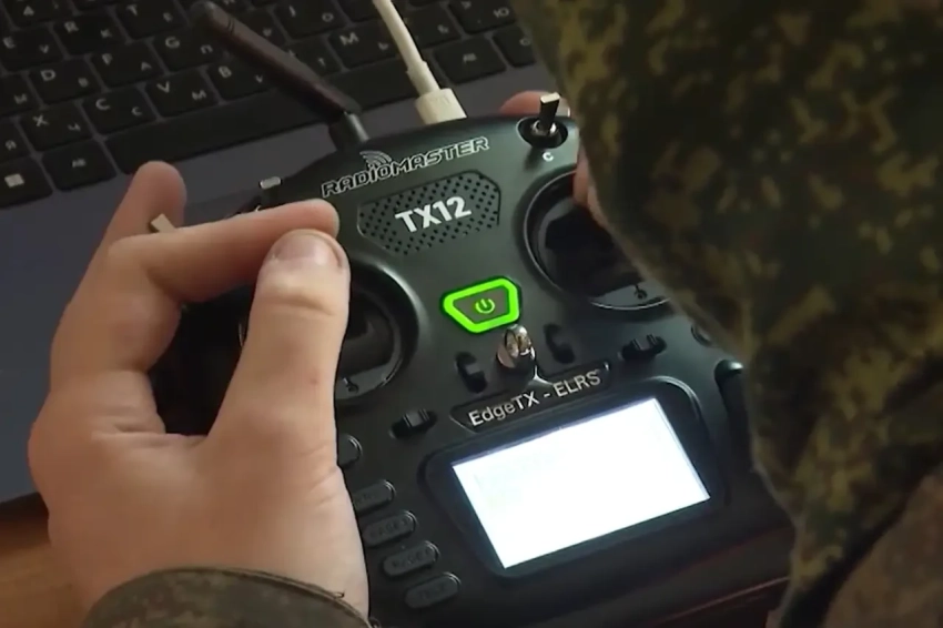 Дроны ВС России наносят удары по заминированным мостам в тылу противника