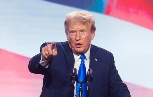 Дональд Трамп на год продлил санкции против России