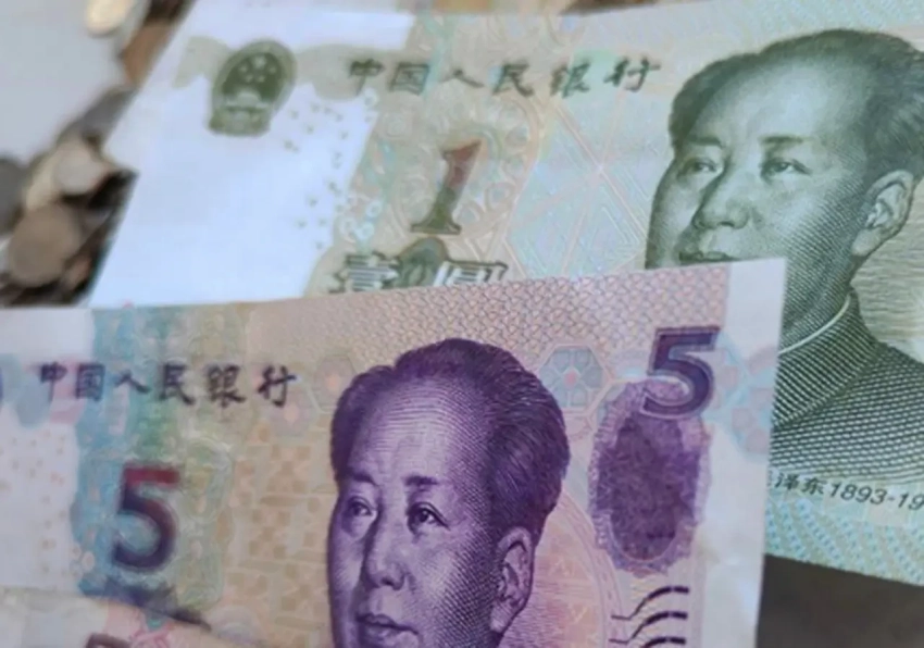 Си Цзиньпин поставил правительству задачу сделать юань конкурентом доллару США