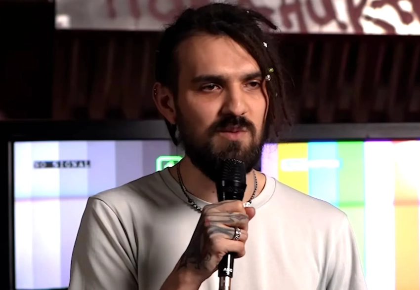 Комика Артемия Останина приговорили к 5 годам и 9 месяцам за шутки про "участника СВО"