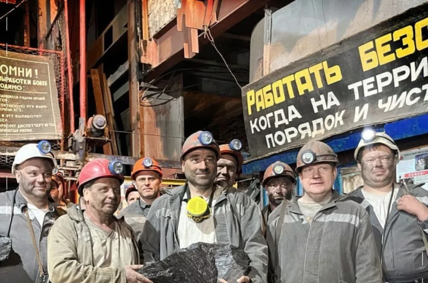 Заблокированных в шахте в ЛНР людей удалось поднять на безопасную высоту